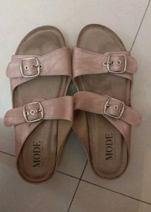 Selling Lee Cooper Flats In ₹200