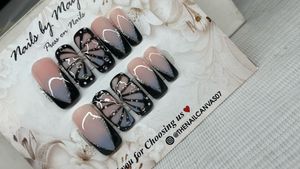 Butterfly Press-On Nails Set