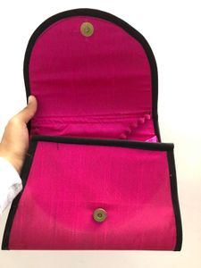 embroidered pink sling bag ✨