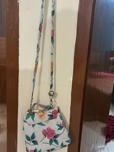 Chic Floral Print Sling Bag