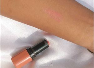 Moisturizing Lipstick - Nude Peach Shade