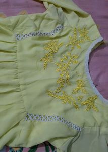 yellow top/tunic