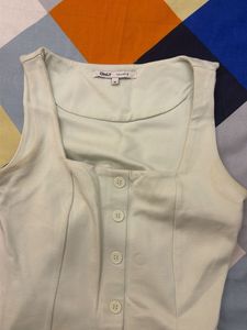ONLY ‘s green crop top
