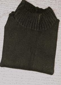 Sleeveless Turtleneck Top