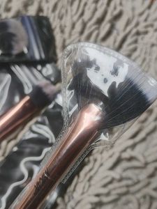 Nykaa Professional 4 Pcs Makeup Brush Set | 2 Foun