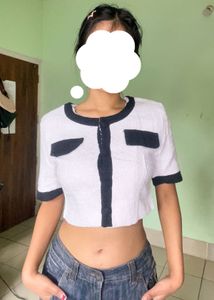 Chic Cropped White Knit Top