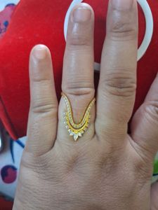 Elegant Gold Ring with Sparkling Stones
