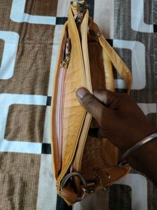 Women’s Stylish Crocodile Pattern Sling Bag