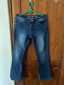 Low waist boot cut denim in Blue
