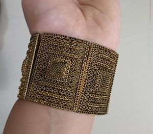 golden bracelet