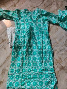 Green &amp; White Printed Fabric