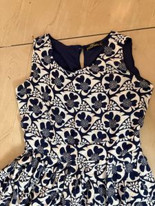 Chic Navy & White Floral Sleeveless Dress