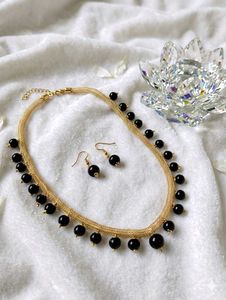 Elegant Gold Necklace and Earring Set