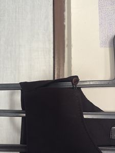 Chic Black Sleeveless Top