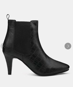 ❗ADORLY❗ pencil pointed boots