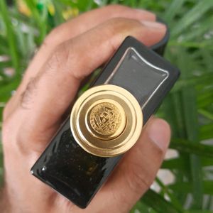 Versace Oud Noir   🖤