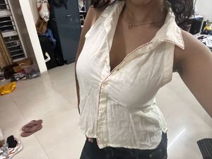 Women's Sleeveless Button-Up Top