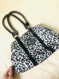 Sale Fire 🔥 Guess Inspired Leopard Print Handbag