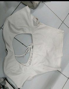 Classy White crop top 🤍🤍