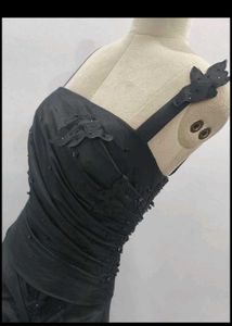 Elegant Black One-Shoulder Gown