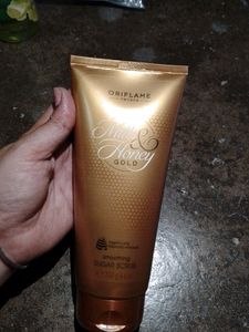 Milk And Honey 🍯 body Scrub From Oriflame