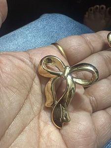 Elegant Gold Bow Earings