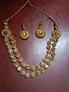 Elegant Gold-Tone Necklace & Earring Set