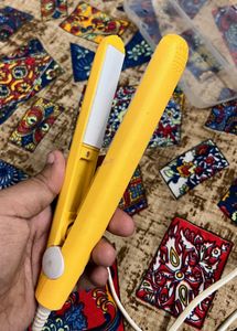 Cute Yellow Hair Straightener