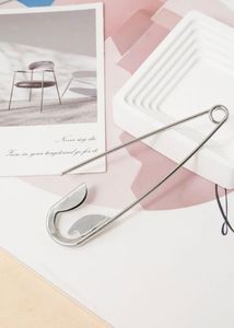 Viral Oversized Safety Pin Hair Clip