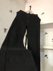 Black Wide Leg Jeans🕸️🕷️