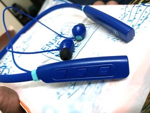299 Mein Bluetooth Neckband Two Piece Only