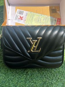 LV NEW WAVE multi -POCHETTE In Black