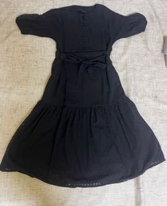 Elegant Black Midi Dress with Belt