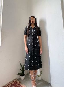 imported Chic Black Floral Midi Dress