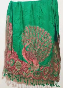 Green 🟢 Peacock Print Winter Shawl