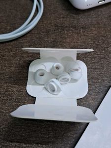 Apple AirPods Pro (2nd Gen)