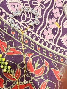 Beaded Bracelet with Gold Chain balck and transpar