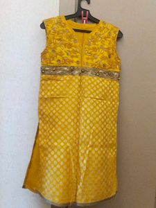 Elegant Golden Embroidered Kurta