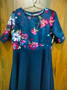 Chic Navy Floral Print Dress
