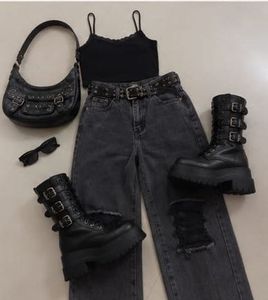 Ripped Black Straight fit jeans