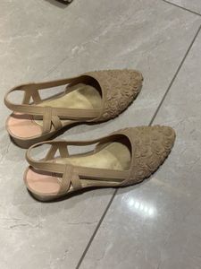 40 size Chic Rose Embellished Wedge Sandals