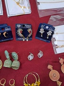 Assorted Women's Jewelry Set