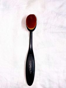 Huda Beauty Foundation Brush