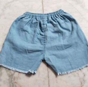Beautiful Trendy Shorts Dameged Patten With Elastic Waistaband
