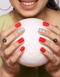 Matte Red Plaid False Nails