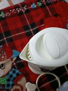 MOVING OUT SALE! Bajaj Electric Kettle 1200 wt 1L