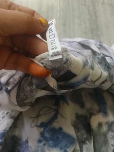 Blue &amp; White Floral Print Top
