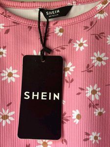 Cute Pink Daisy Print Lettuce Hem Top