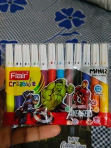Flair Avengers Coloring Book &amp; Crayons Set