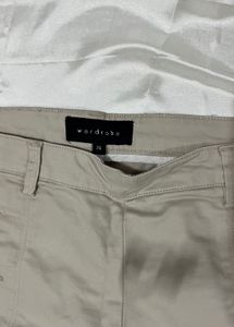 Chic beige cargo-style pants